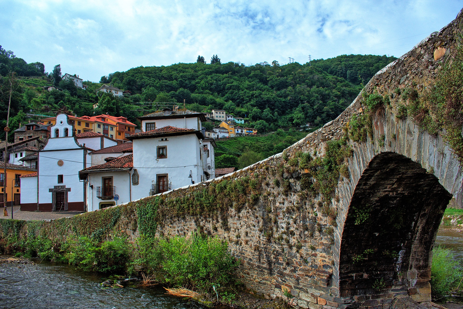 Las reservas de última hora, los grupos burbuja y el turismo verde marcarán el turismo en 2021