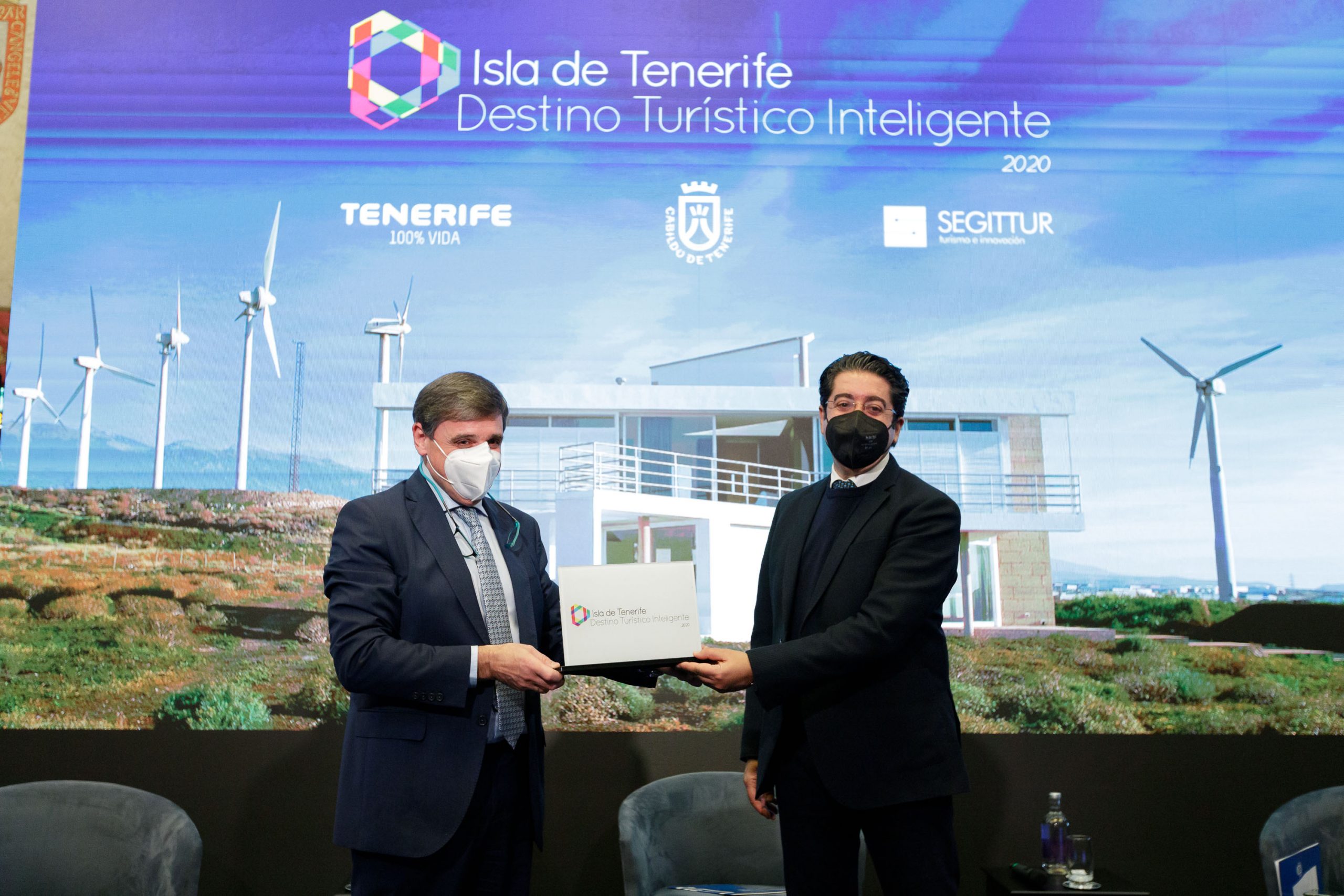 La Isla de Tenerife recibe el distintivo como Destino Turístico Inteligente tras ser evaluado por SEGITTUR