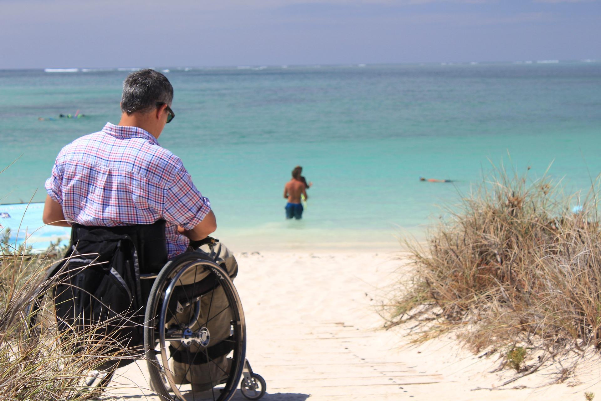 La OMT, Fundación ONCE y UNE firman un acuerdo para impulsar la primera norma internacional sobre turismo accesible