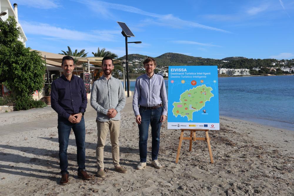 Red.es y El Consell Insular d’Eivissa, presentan las cinco boyas del sistema de sensorización marina del proyecto ‘Ibiza, Turismo Inteligente y Sostenible’