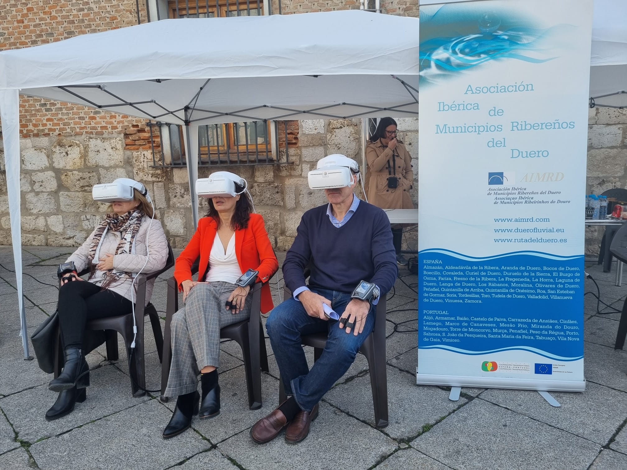 Medio centenar de mayores participan en una experiencia inmersiva cultural con drones