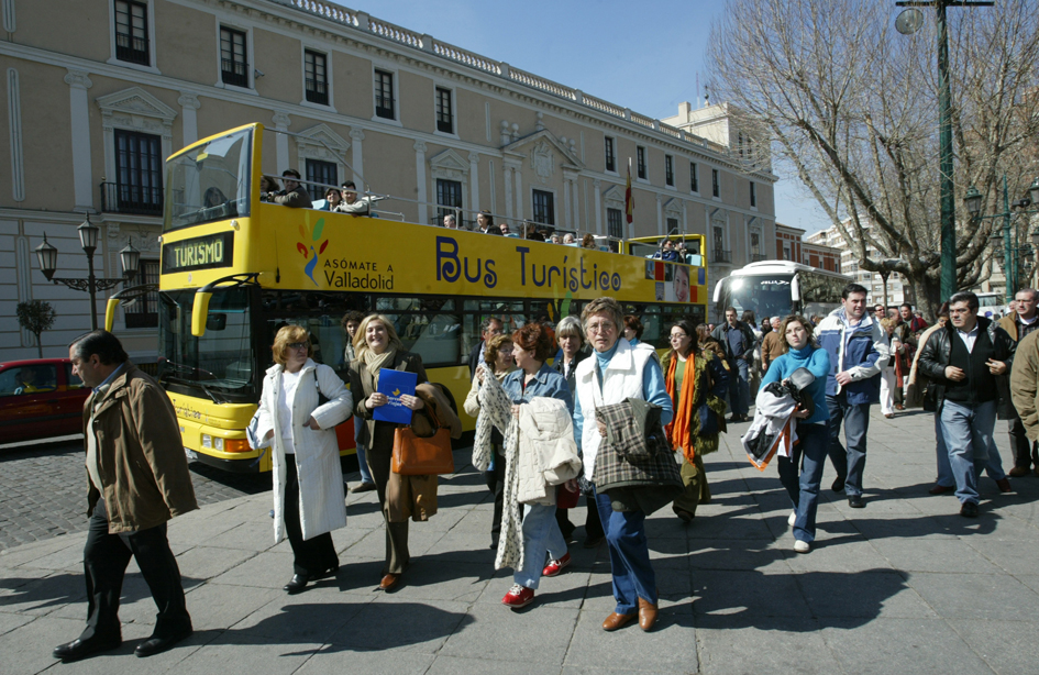 El Ayuntamiento de Valladolid adjudica la contratación del nuevo autobús turístico 100% eléctrico