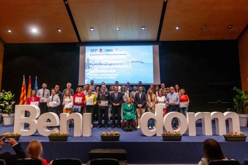 Benidorm presenta un plan pionero de transporte turístico accesible para consolidarse como destino cien por cien inclusivo