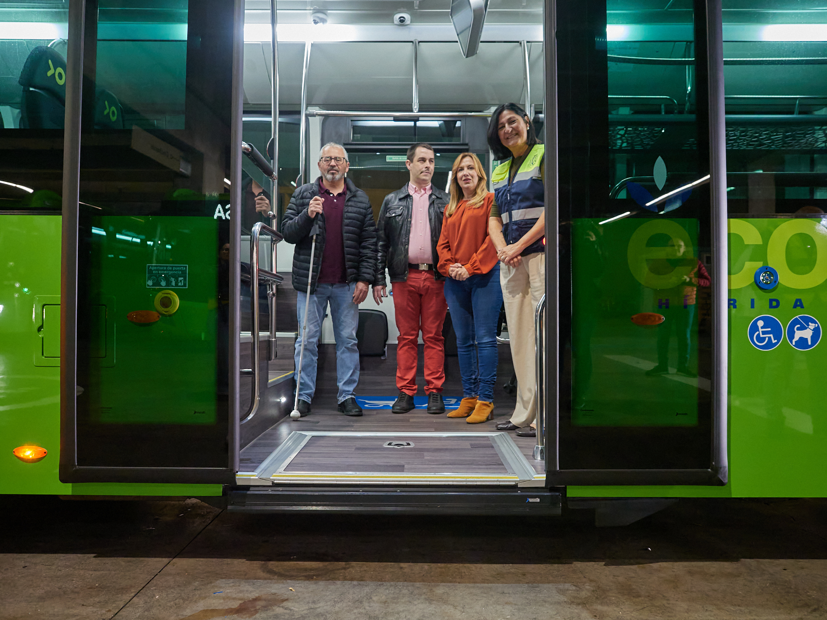El Cabildo apuesta por la movilidad inclusiva con la instalación de tecnología de códigos visuales en 1.500 paradas de Titsa