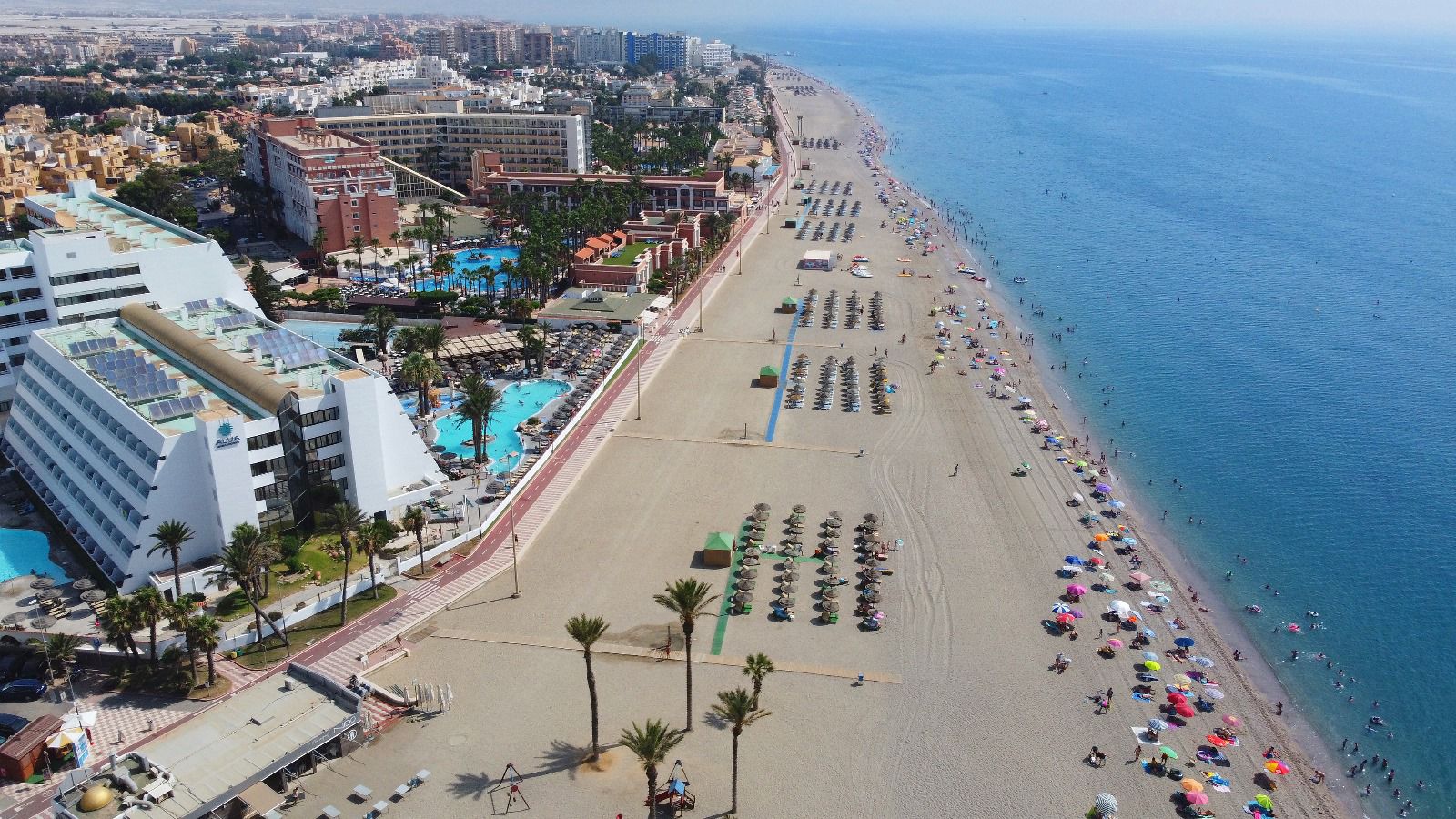El Ayuntamiento de Roquetas de Mar adjudica un sistema inteligente para la gestión de aparcamientos en las playas
