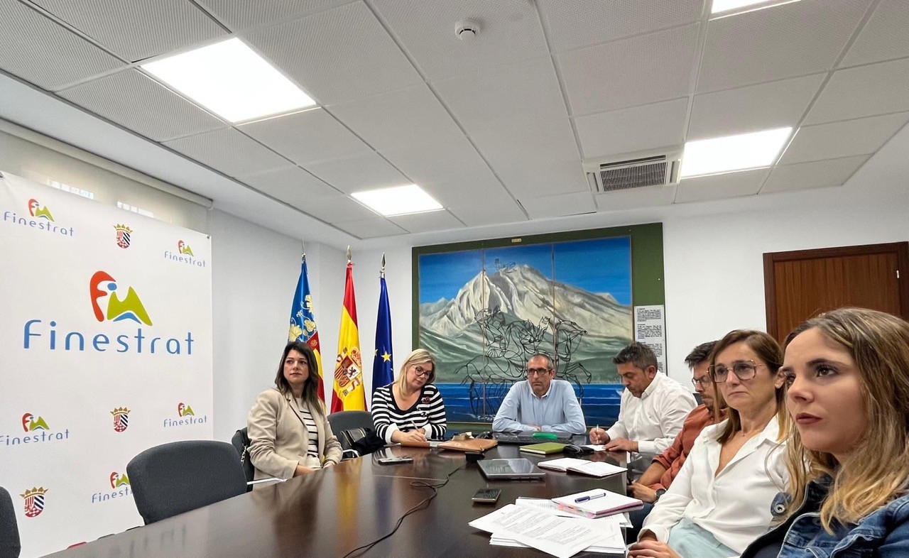 Finestrat comienza con los trabajos asociados al proceso de diagnóstico Destino Turístico Inteligente al que se someterá al municipio con el apoyo de SEGITTUR.