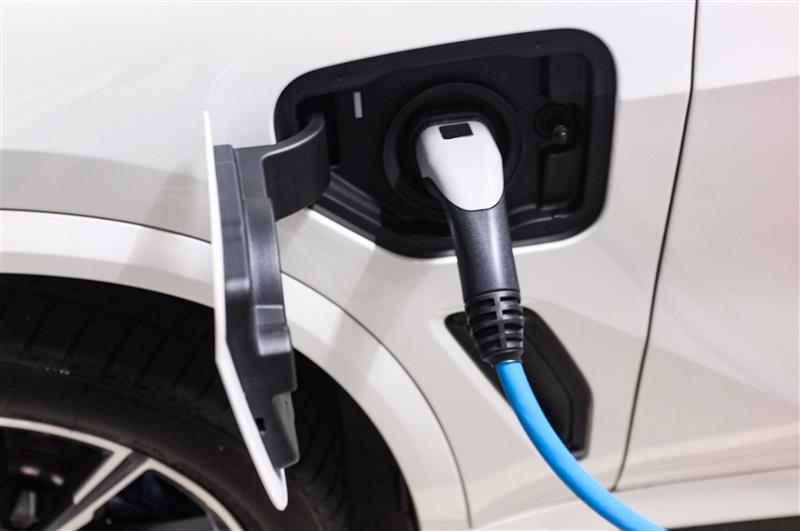 Benicàssim comienza los trámites para instalar estaciones de carga para vehículos eléctricos e híbridos enchufables en puntos estratégicos
