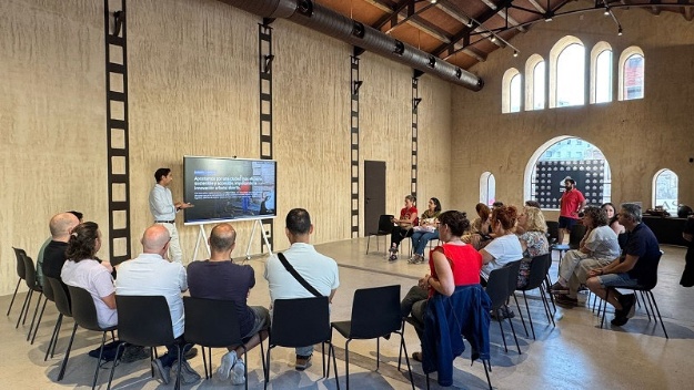 El Ayuntamiento de Alcoy presenta al comercio local el proyecto piloto de zonas inteligentes de carga y descarga