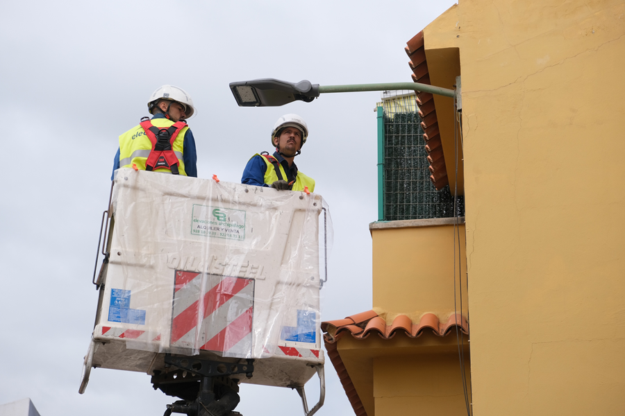 El Ayuntamiento de Las Palmas de Gran Canaria destina 765.000 euros a la modernización del alumbrado de La Isleta y Las Coloradas con la instalación de más de 1.500 luminarias LED