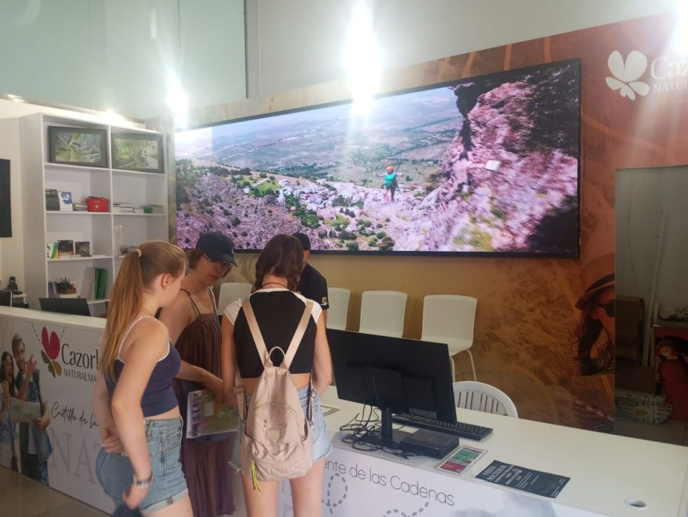 Cazorla moderniza su Oficina Municipal de Turismo con un proyecto de digitalización pionero