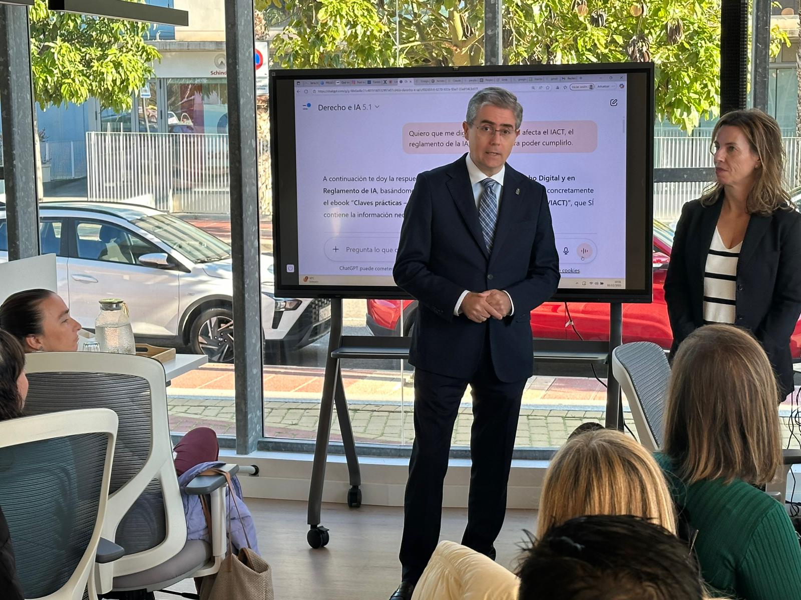 Murcia lidera la innovación turística con unas jornadas pioneras de Inteligencia Artificial organizadas por la Concejalía de Turismo, Comercio y Consumo