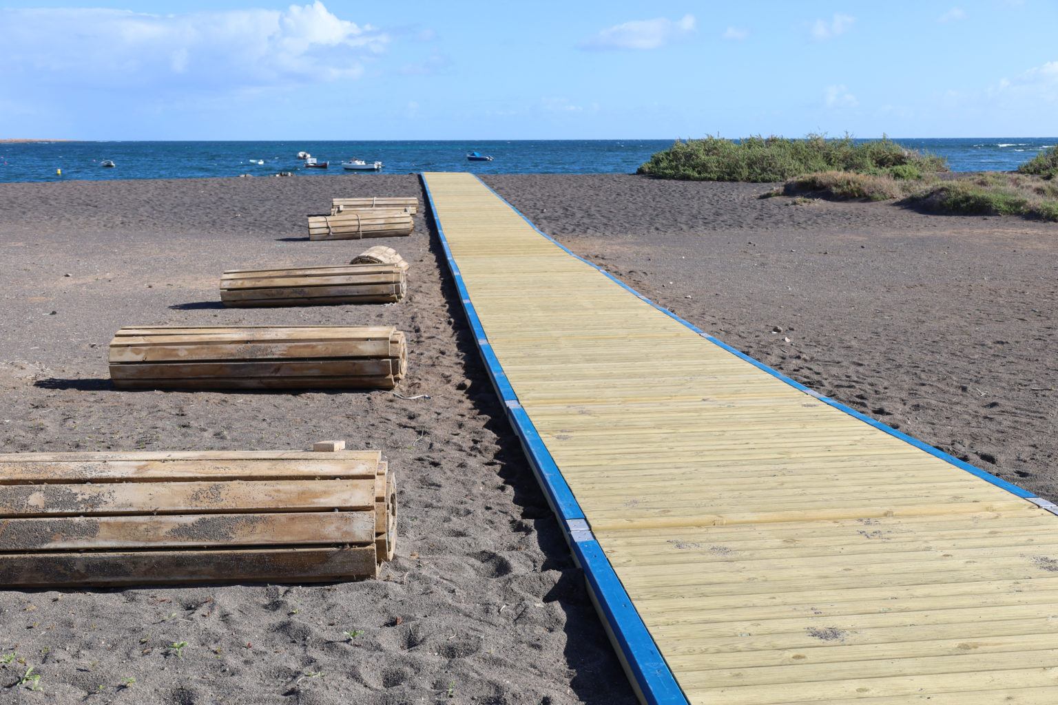Puerto del Rosario realiza mejoras de accesibilidad en la playa de Puerto Lajas