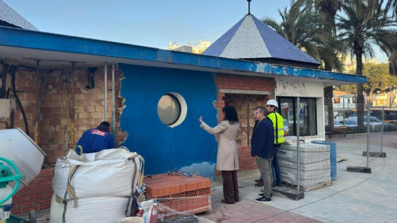 El Ayuntamiento de Tavernes impulsa la remodelación de la oficina de turismo de la playa con criterios de sostenibilidad y prevención climática