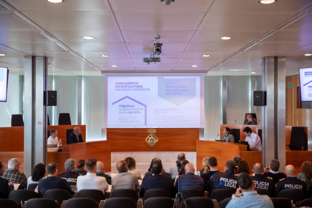 El Consejo de Ibiza consolida el control sobre la oferta turística ilegal eliminando, este año, más de 700 anuncios de plataformas