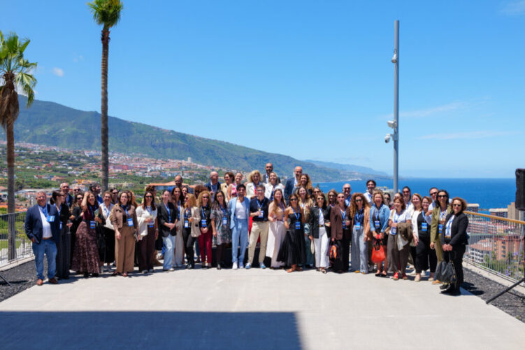 Turismo de Tenerife traslada a medio centenar de empresas locales las posibilidades de la isla como destino de reuniones