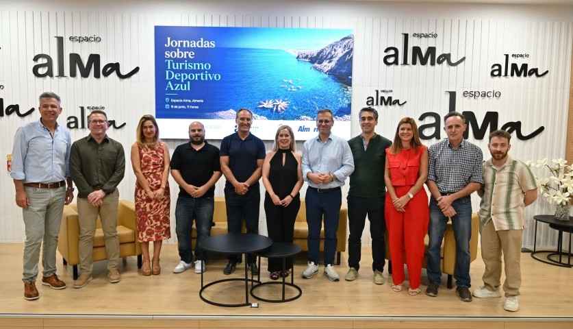 Almería pone en valor el turismo deportivo azul como eje de desarrollo económico y territorial