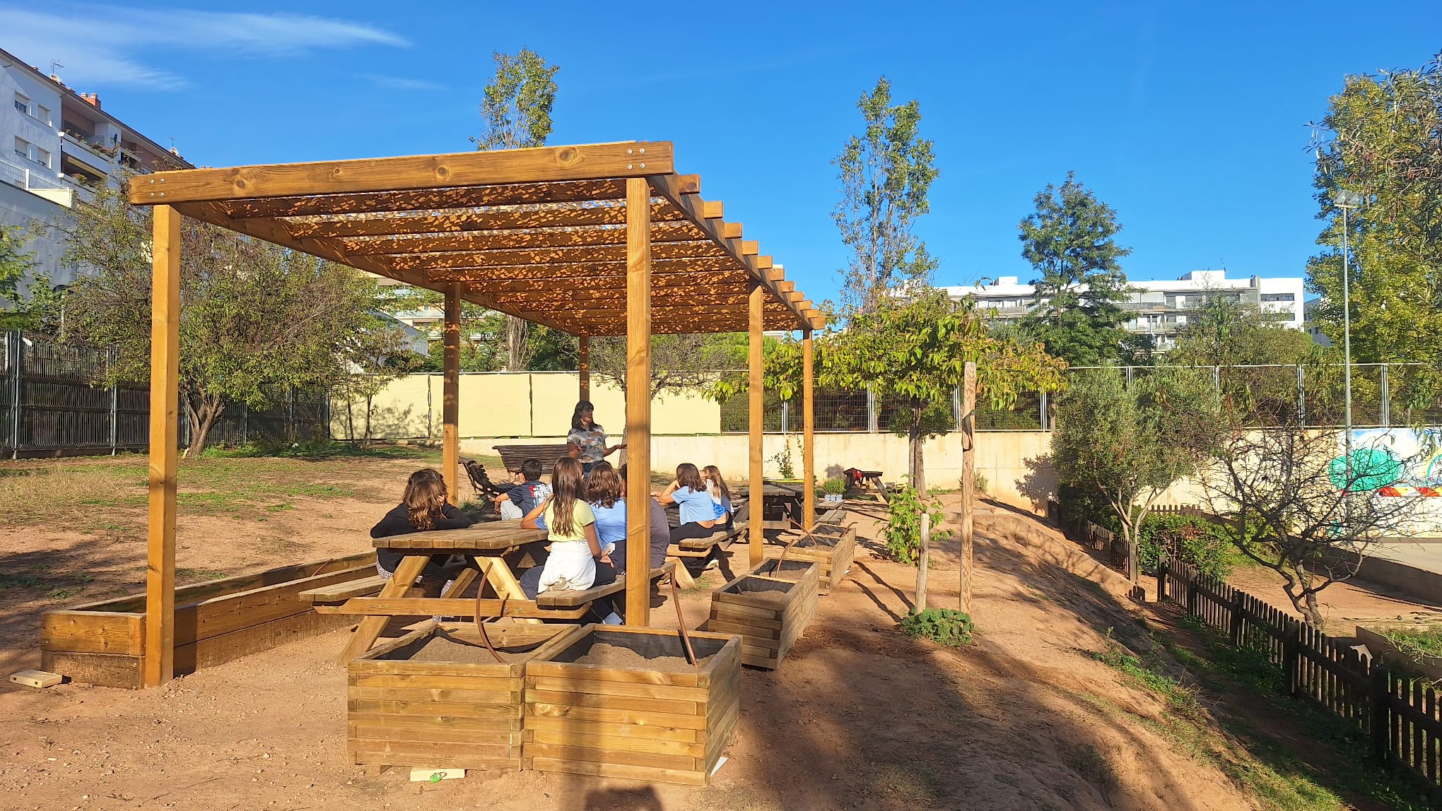 La Diputación de Barcelona invierte 16 millones de euros e impulsa más de 800 proyectos con el primer programa para adaptar los municipios al calor extremo